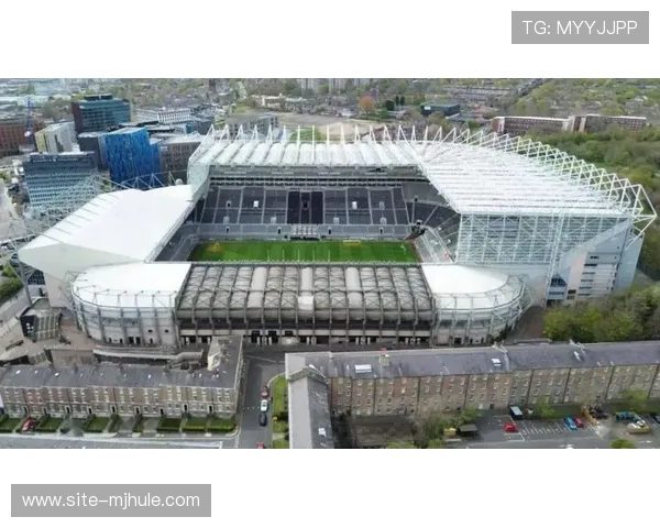 纽卡斯尔防线定位球防守：圣詹姆斯公园主场优势下的空中对抗能力